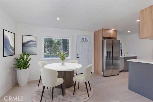 Detail Gallery Image 3 of 38 For 1666 Arapahoe St, South Lake Tahoe,  CA 96150 - 4 Beds | 2 Baths