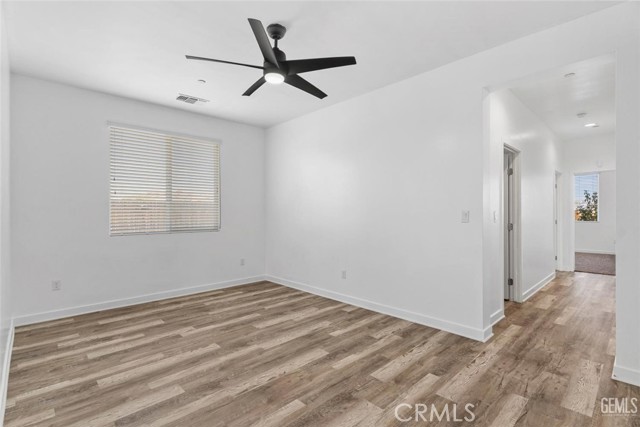 Detail Gallery Image 8 of 26 For 8005 Bandelier Dr, Bakersfield,  CA 93313 - 3 Beds | 2 Baths