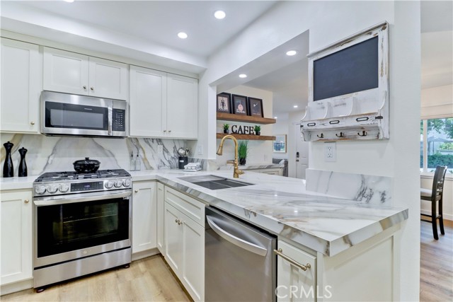 40 Lobelia, Rancho Santa Margarita CA: https://media.crmls.org/medias/5ec3f47d-ace6-4f7c-b8cc-8106705ed36e.jpg