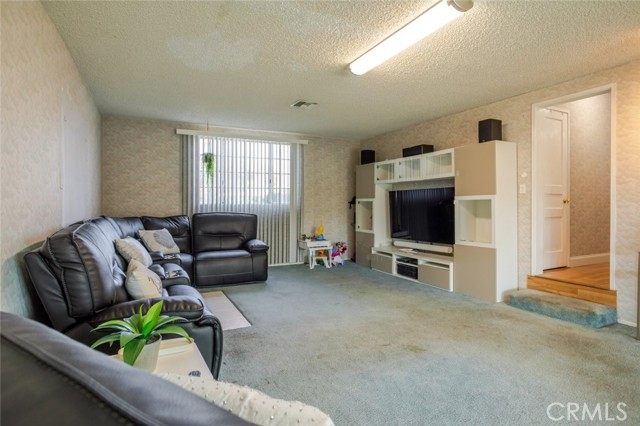 Image 6 of 38 For 4040 Lynd Avenue