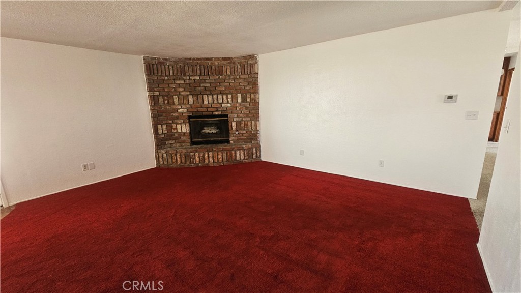 https://media.crmls.org/medias/5ec4cbca-6c88-4587-8b9d-8f2dd6a3baaf.jpg?preset=X-Large