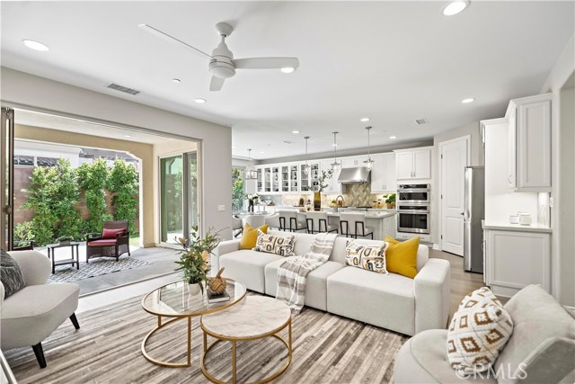 206 Phoebe, Irvine CA: https://media.crmls.org/medias/5ec5152a-f6e7-4e05-a7d8-dde4c50de6b0.jpg