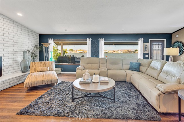 Detail Gallery Image 10 of 40 For 18083 Mariner Dr, Victorville,  CA 92395 - 3 Beds | 3 Baths