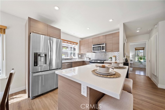 10 Windrow, Irvine CA: https://media.crmls.org/medias/5ec59e46-4654-4bc3-bf16-718dfa854553.jpg