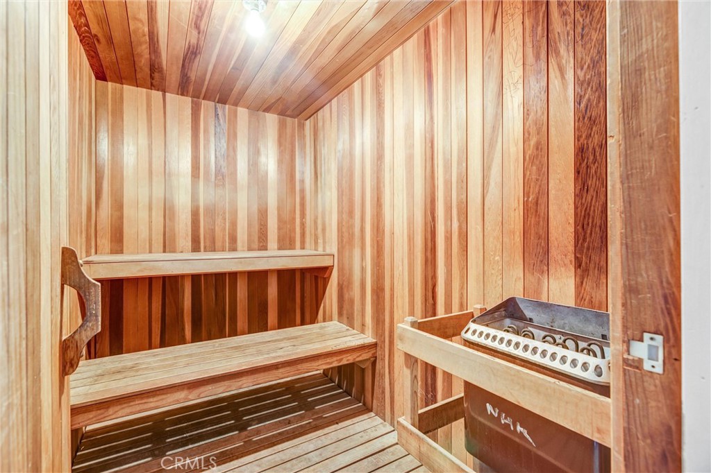 https://media.crmls.org/medias/5ec62d62-83f4-49cb-9105-be75a1f5378b.jpg?preset=X-Large