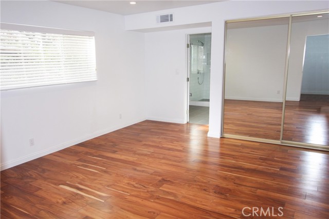 Detail Gallery Image 13 of 26 For 19756 Collier, Woodland Hills,  CA 91364 - 4 Beds | 2/1 Baths