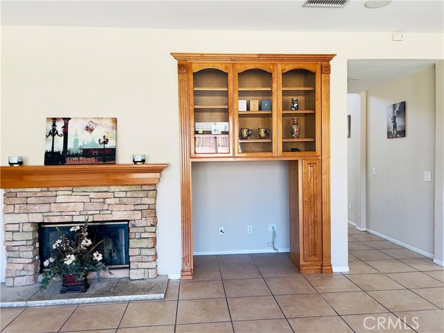 Detail Gallery Image 8 of 42 For 17231 Greentree Dr, Riverside,  CA 92503 - 5 Beds | 4 Baths