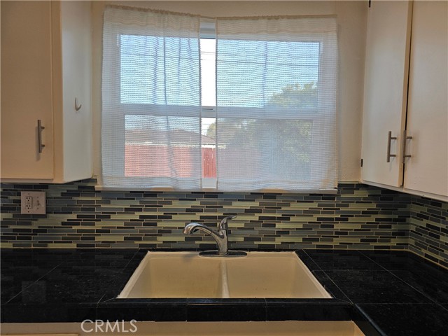 Detail Gallery Image 6 of 17 For 12639 Thomas Pl, Chino,  CA 91710 - 3 Beds | 2 Baths