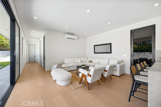 Detail Gallery Image 58 of 73 For 16728 Morrison St, Encino,  CA 91436 - 7 Beds | 6/1 Baths