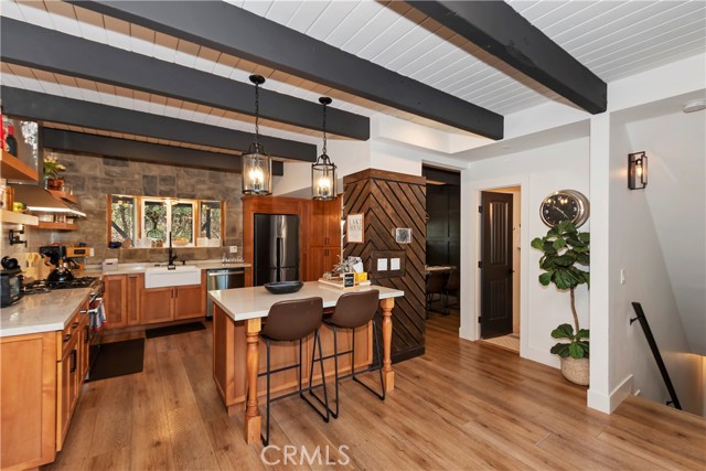 Detail Gallery Image 5 of 51 For 28596 North Bay, Lake Arrowhead,  CA 92352 - 4 Beds | 3 Baths