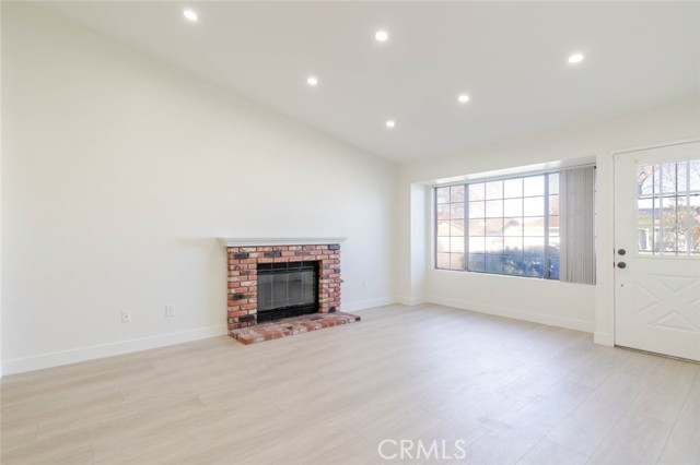 Detail Gallery Image 4 of 28 For 514 E Avenue J9, Lancaster,  CA 93535 - 4 Beds | 2 Baths