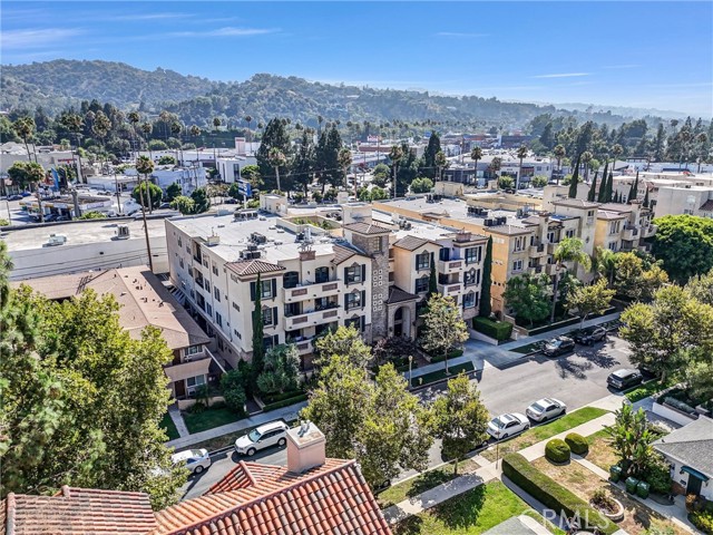 12026 Hoffman Street, Studio City CA: https://media.crmls.org/medias/5eca8304-04f9-4897-a526-c038916318d4.jpg