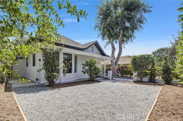 Detail Gallery Image 3 of 37 For 808 S Los Robles Ave, Pasadena,  CA 91106 - 3 Beds | 3 Baths