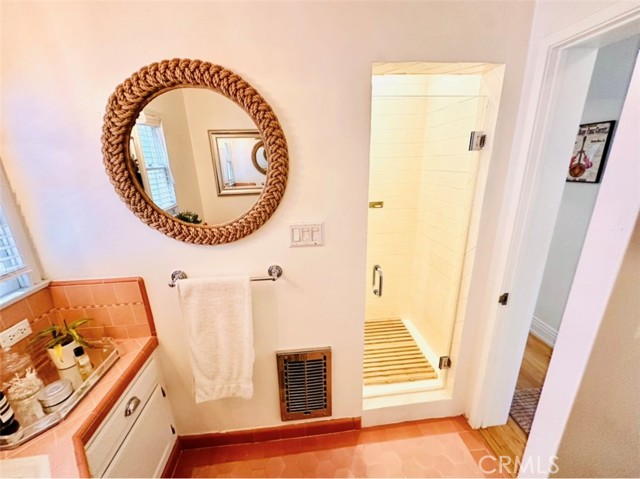 5431 Agnes Avenue, Valley Village CA: https://media.crmls.org/medias/5ecb463d-c2d3-431b-bea9-395203167f76.jpg