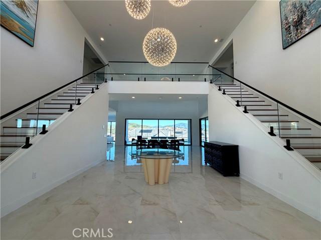 Detail Gallery Image 2 of 34 For 24217 N Corte Profundo, Valencia,  CA 91354 - 5 Beds | 5/1 Baths