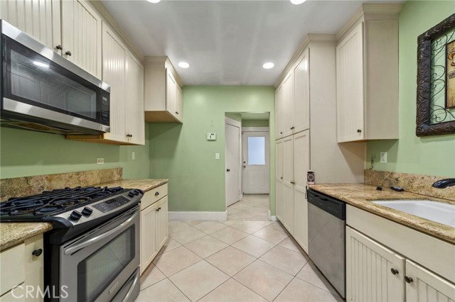 Detail Gallery Image 11 of 32 For 316 E Foothill Bld, Glendora,  CA 91741 - 3 Beds | 2 Baths