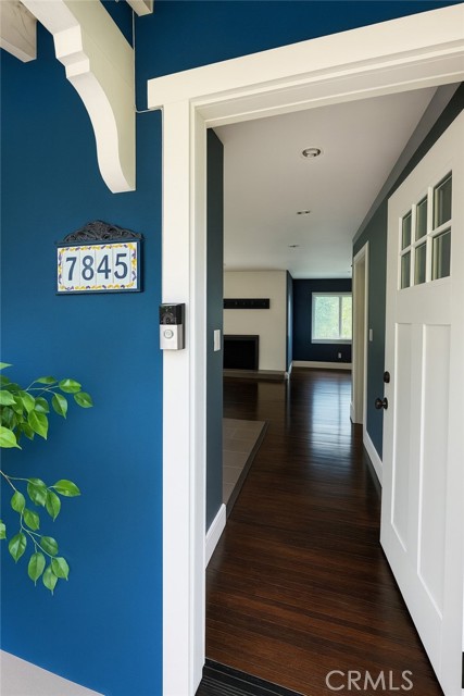 Detail Gallery Image 3 of 21 For 7845 Nevada, Canoga Park,  CA 91304 - 3 Beds | 2 Baths