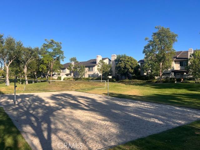 118 Oxford, Irvine CA: https://media.crmls.org/medias/5ecdadc4-5e64-4c46-b9d9-478f30c8d31f.jpg