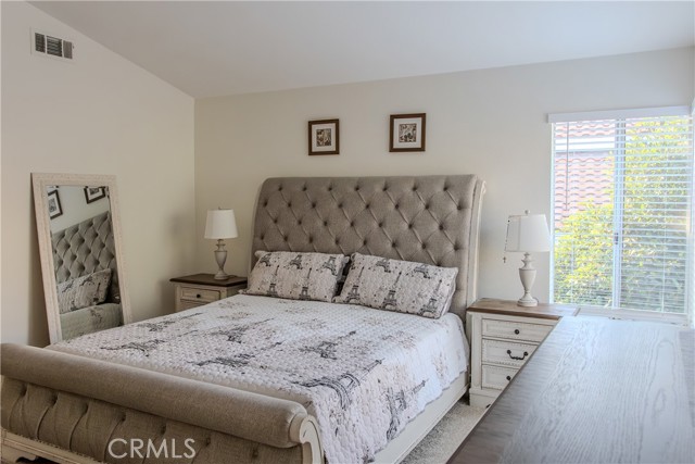 573 Hamilton Drive, Corona CA: https://media.crmls.org/medias/5ece6c93-6a6c-497d-a9ae-2b6e536c6e36.jpg