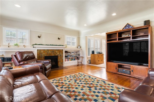 Detail Gallery Image 5 of 28 For 2714 Sunset Ave, Bakersfield,  CA 93304 - 3 Beds | 1 Baths