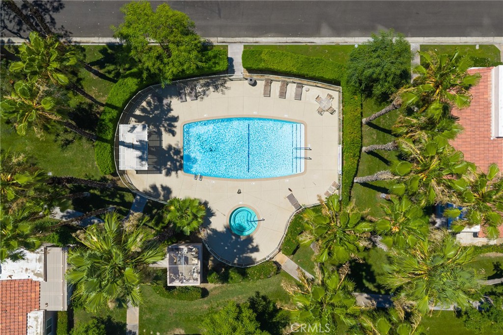 https://media.crmls.org/medias/5ecf9c97-7d1c-494e-a360-01efcb415a38.jpg?preset=X-Large