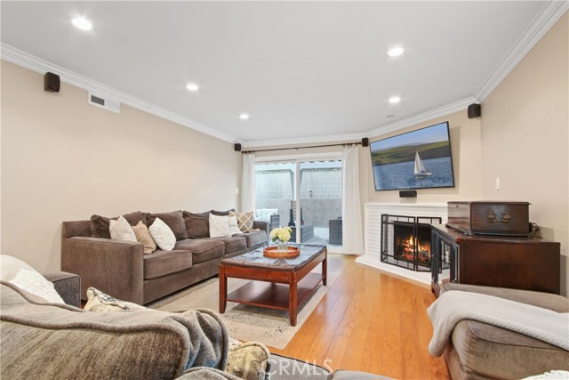 1737 Roseglen Avenue, San Pedro CA: https://media.crmls.org/medias/5ecf9eac-dc47-4b77-9484-5f3b82f99311.jpg