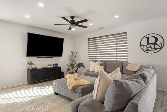 Detail Gallery Image 8 of 28 For 11661 Forsythia, Jurupa Valley,  CA 91752 - 4 Beds | 2/1 Baths