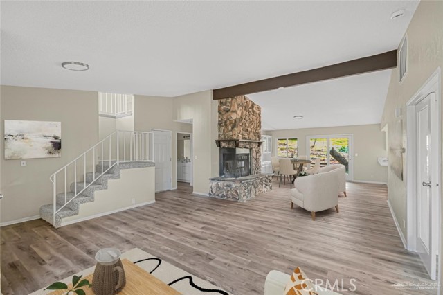 Detail Gallery Image 2 of 34 For 30617 Buckskin, Tehachapi,  CA 93561 - 4 Beds | 3 Baths