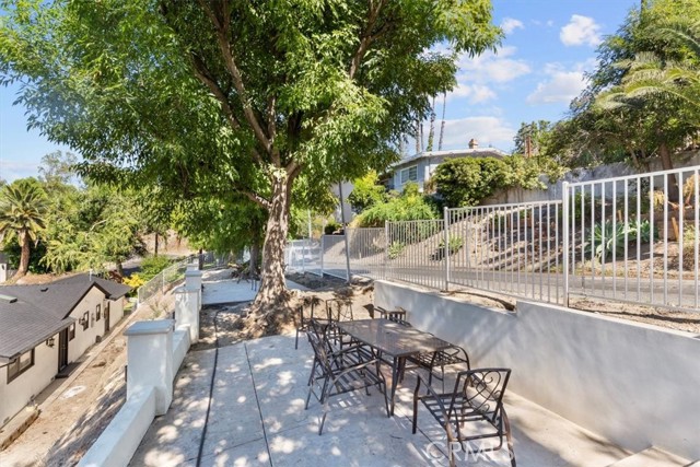 Detail Gallery Image 30 of 35 For 5201 Sale Ave, Woodland Hills,  CA 91364 - 3 Beds | 2 Baths