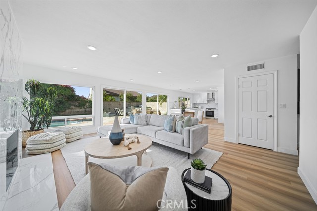24861 Camberwell Street, Laguna Hills CA: https://media.crmls.org/medias/5ed1527a-b9f9-4d86-8c85-ff3b51fc654b.jpg