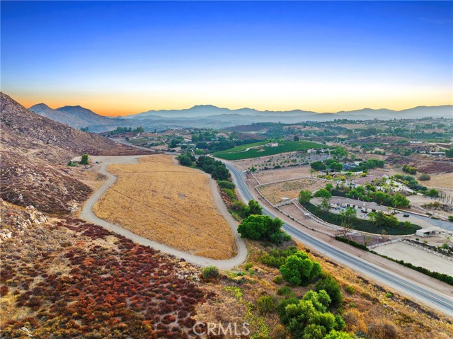 36520 E Benton Road, Temecula CA: https://media.crmls.org/medias/5ed190cd-2198-4057-8584-787ddb977e9f.jpg