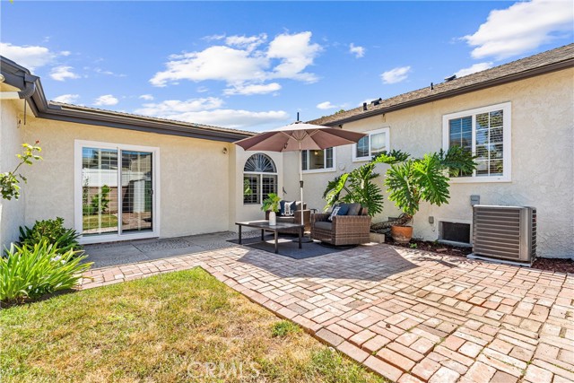 6557 E Walkerton Street, Long Beach CA: https://media.crmls.org/medias/5ed249af-b86b-4eeb-ba75-71391b1e73bf.jpg