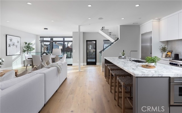 Detail Gallery Image 9 of 35 For 502 W Balboa Blvd, Newport Beach,  CA 92661 - 3 Beds | 3/1 Baths