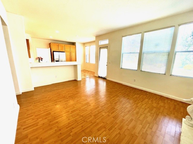 https://media.crmls.org/medias/5ed288b3-6a54-4e18-bed7-18a80ac53859.jpg?preset=X-Large