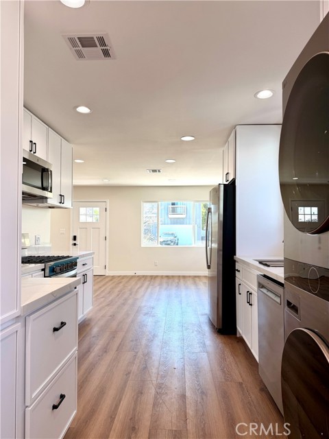 Detail Gallery Image 14 of 14 For 3548 Corinth Ave, Los Angeles,  CA 90066 - 3 Beds | 2 Baths