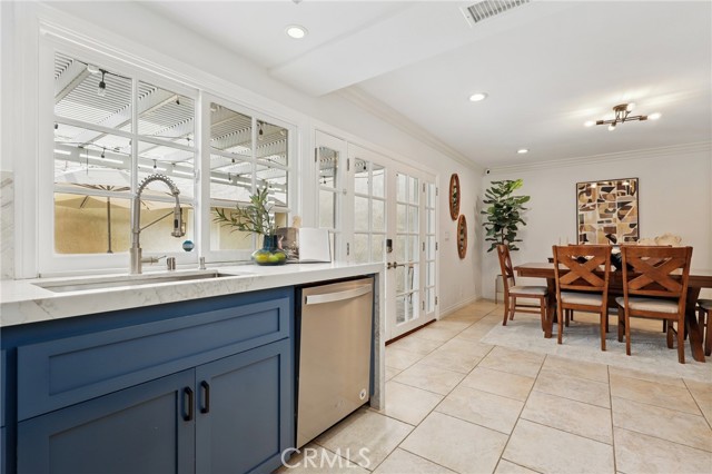 14 Black Oak, Irvine CA: https://media.crmls.org/medias/5ed32b3b-427e-417e-8973-52e5c417df1b.jpg