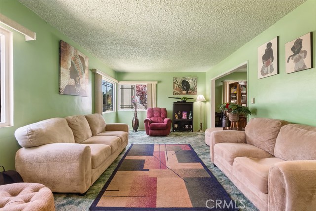 11028 Spinning Avenue, Inglewood CA: https://media.crmls.org/medias/5ed3bb05-3594-4887-90c0-dddfc6457fa4.jpg
