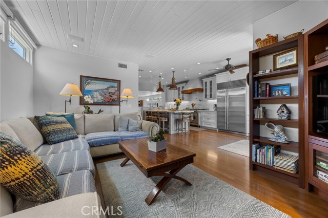 2326 The Strand, Hermosa Beach CA: https://media.crmls.org/medias/5ed40ab0-c739-4fc7-bd8b-a44b8f634286.jpg