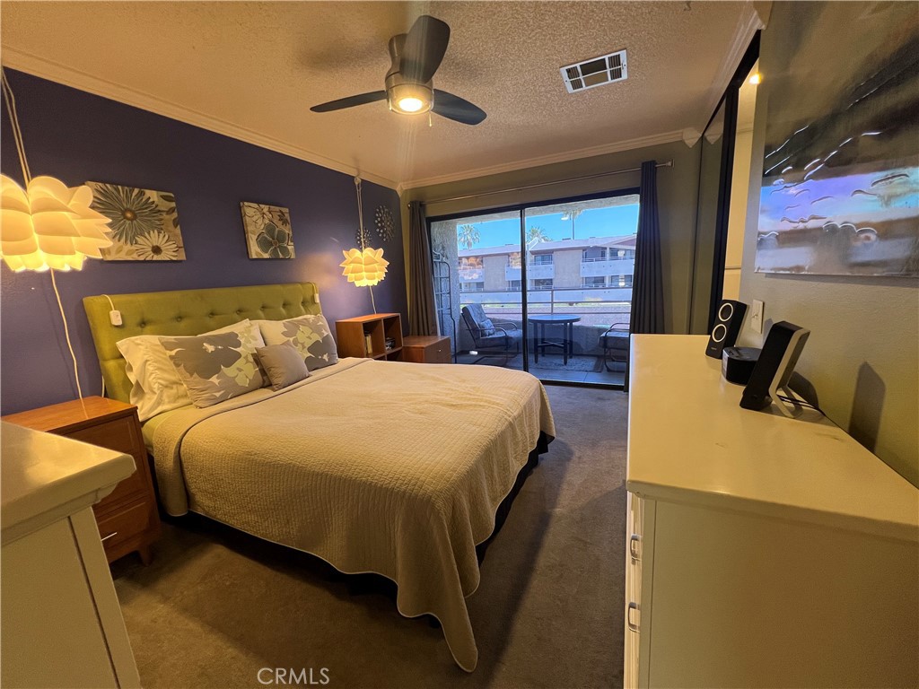 https://media.crmls.org/medias/5ed549b2-a30e-4711-9db0-5f973fd43f07.jpg?preset=X-Large