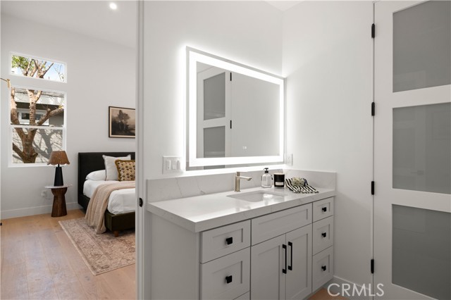 Detail Gallery Image 26 of 43 For 2018 Grant Ave a,  Redondo Beach,  CA 90278 - 4 Beds | 5 Baths