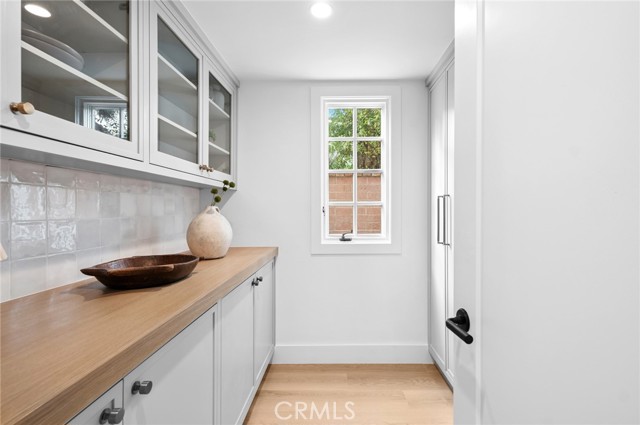 1927 Bayside Drive, Corona del Mar CA: https://media.crmls.org/medias/5ed6389c-4678-40fd-88be-9dce2126eeb6.jpg