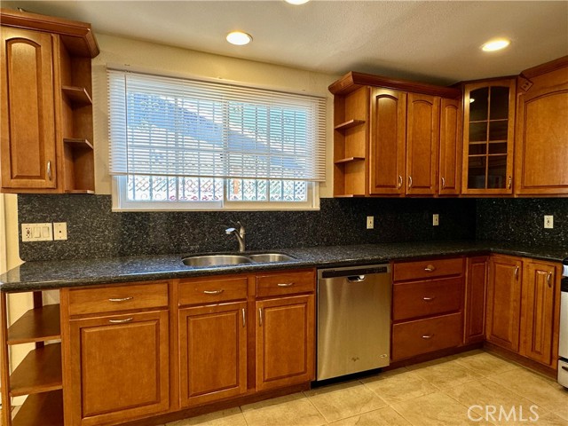 Detail Gallery Image 3 of 15 For 6415 Lederer, West Hills,  CA 91307 - 4 Beds | 2 Baths