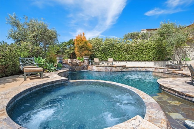 18 Calle Pacifica, San Clemente CA: https://media.crmls.org/medias/5ed70303-54a8-4b61-b63e-c7301eab2eee.jpg