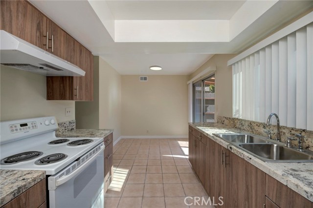 Detail Gallery Image 13 of 30 For 25834 Viana Ave #5,  Lomita,  CA 90717 - 2 Beds | 1/1 Baths