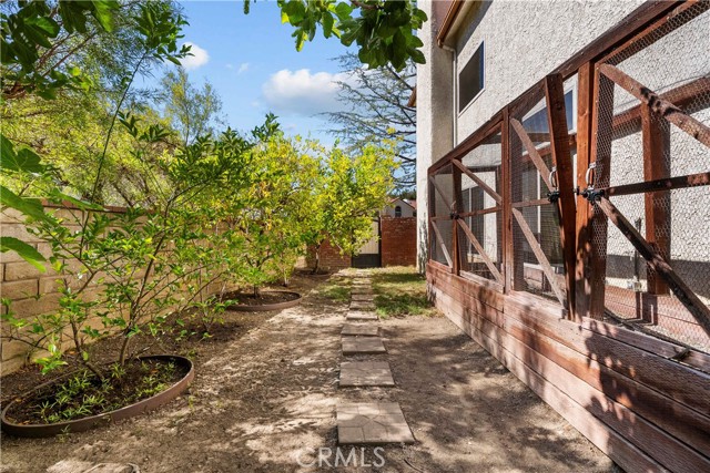 Detail Gallery Image 19 of 46 For 6056 Lake Lindero, Agoura Hills,  CA 91301 - 4 Beds | 3/1 Baths