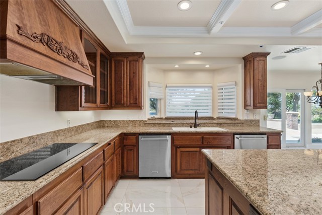 Detail Gallery Image 11 of 22 For 6863 Canyon Hill Dr, Riverside,  CA 92506 - 6 Beds | 6/1 Baths