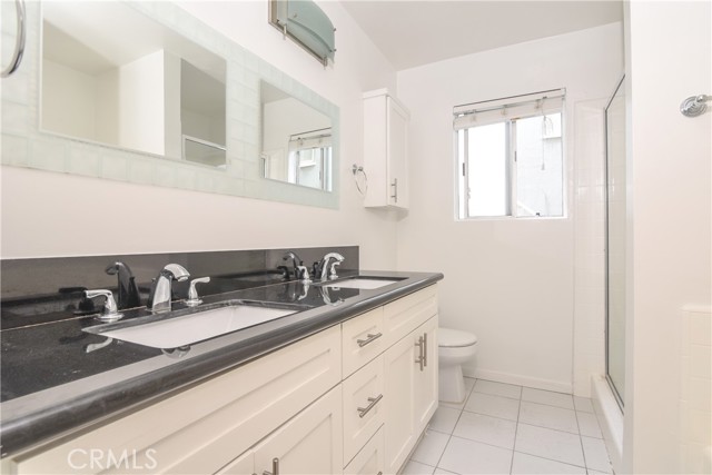 Detail Gallery Image 24 of 30 For 811 6th St #105,  Santa Monica,  CA 90403 - 3 Beds | 2 Baths