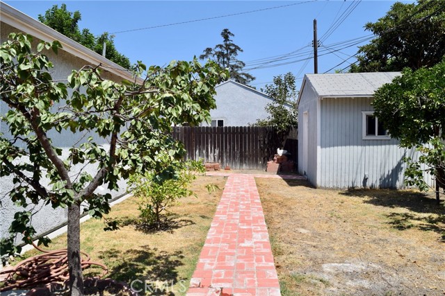 2024 N Kenwood Street, Burbank CA: https://media.crmls.org/medias/5ed95085-a717-47d6-8eb5-8dd4d5fa70dc.jpg