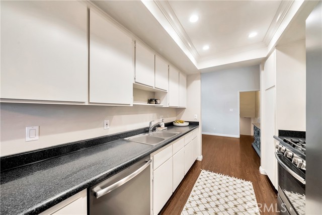 2915 Barrington Court, Fullerton CA: https://media.crmls.org/medias/5ed9ae74-6ebe-497b-a3b4-6e04e8aabd30.jpg