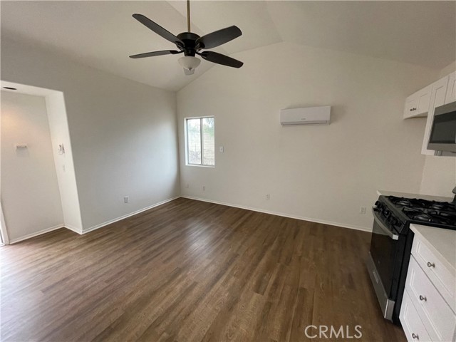 25141 Silent Creek Road, Moreno Valley CA: https://media.crmls.org/medias/5edaa942-8add-4460-81d9-02b13596f873.jpg